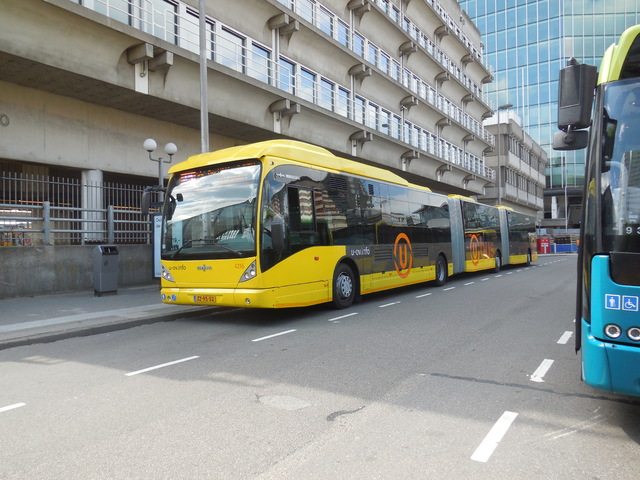 Foto van QBZ Van Hool AGG300 4216 Dubbelgelede bus door_gemaakt Stadsbus