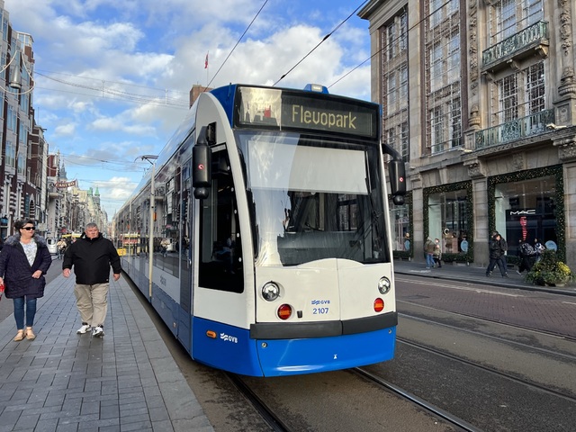 Foto van GVB Siemens Combino 2107 Tram door Stadsbus