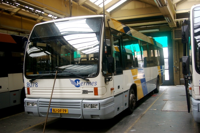 Foto van CXX Den Oudsten B95 8078 Standaardbus door wyke2207