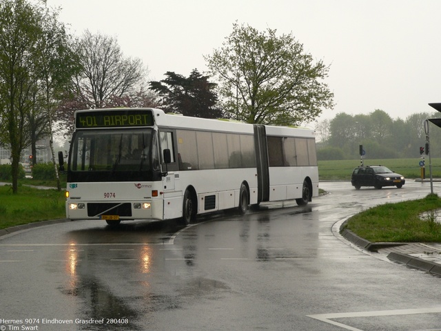 Foto van HER Berkhof Duvedec G 9074 Gelede bus door tsov