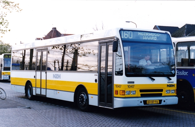 Foto van NZH Berkhof 2000NL 1047 Standaardbus door_gemaakt wyke2207