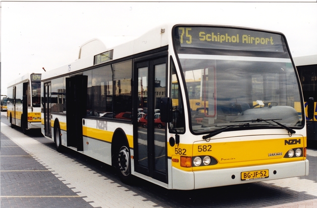 Foto van NZH Berkhof Premier 12 582 Standaardbus door wyke2207
