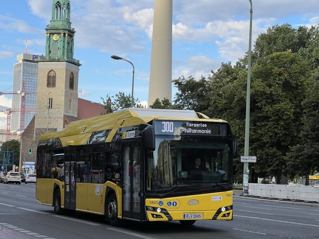 Foto van BVG Solaris Urbino 12 E 1865 Standaardbus door Stadsbus