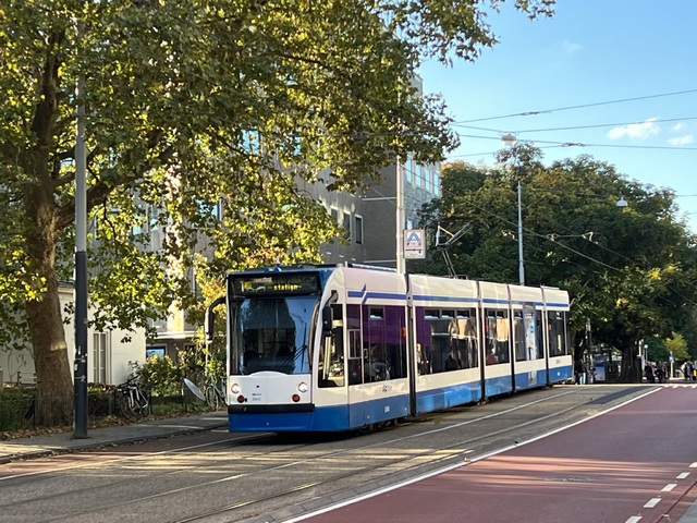 Foto van GVB Siemens Combino 2043 Tram door Stadsbus