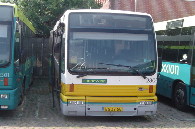 Foto van CXX Den Oudsten B95 2303 Standaardbus door wyke2207
