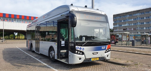 Foto van RET VDL Citea SLE-120 Hybrid 1258 Standaardbus door WesleyS98