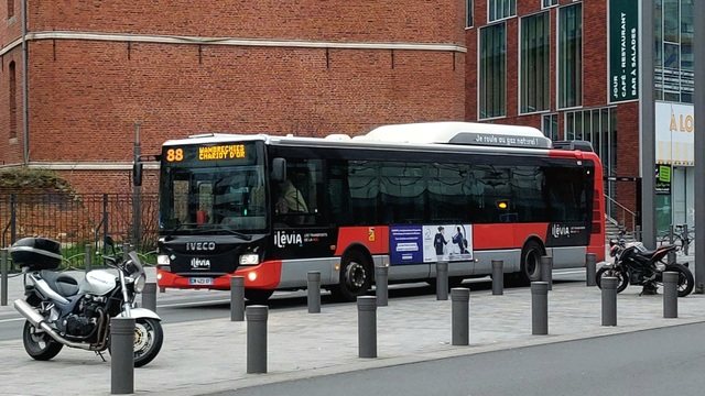 Foto van Ilevia Iveco Urbanway 12 CNG 10423 Standaardbus door_gemaakt Jossevb
