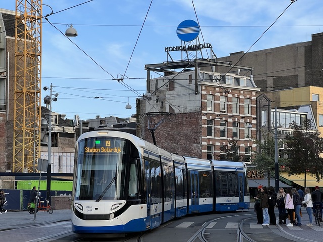 Foto van GVB 15G-tram (Urbos) 3027 Tram door_gemaakt Stadsbus