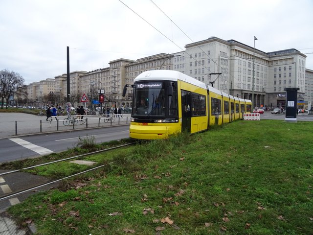 Foto van BVG Flexity 9043 Tram door Jossevb