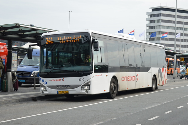 Foto van CXX Iveco Crossway LE (13mtr) 2710 Standaardbus door wyke2207