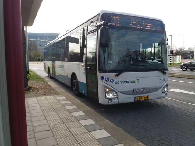 Foto van CXX Iveco Crossway LE (13mtr) 5588 Standaardbus door HaraldBoot