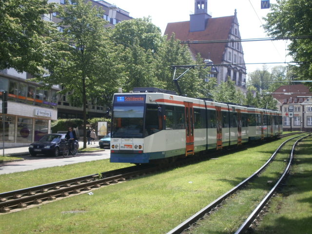 Foto van MoBiel Stadtbahnwagen M/N 8 587 Tram door_gemaakt Perzik