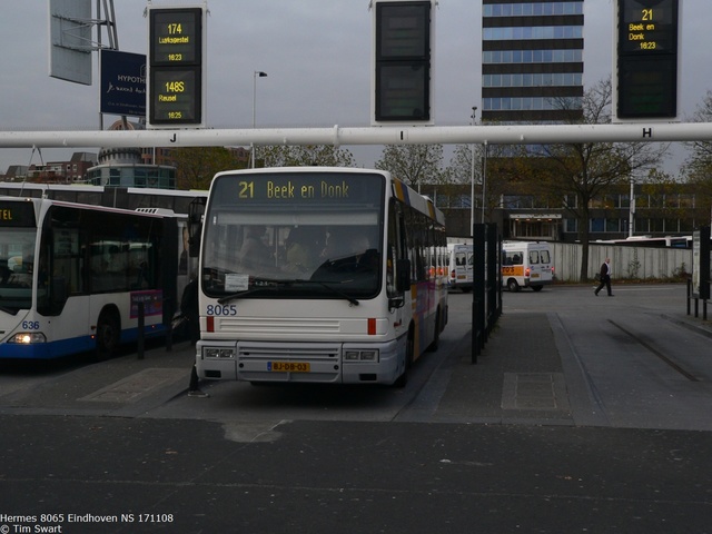 Foto van HER Den Oudsten B95 8065 Standaardbus door tsov