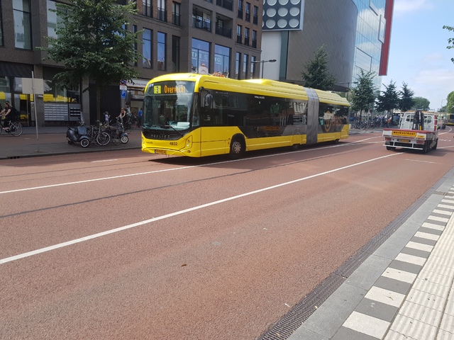 Foto van QBZ Heuliez GX437 ELEC 4832 Gelede bus door treinspotter-Dordrecht-zuid