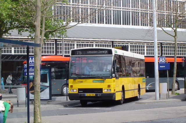 Foto van CXX Den Oudsten B88 5306 Standaardbus door wyke2207