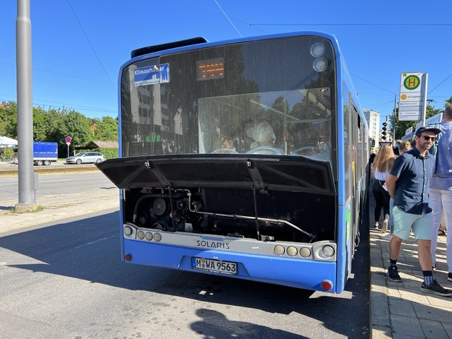 Foto van MVG Solaris Urbino 18 9563 Gelede bus door Stadsbus