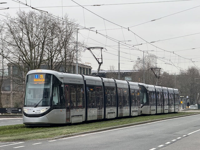 Foto van GVB 15G-tram (Urbos) 3001 Tram door_gemaakt Stadsbus