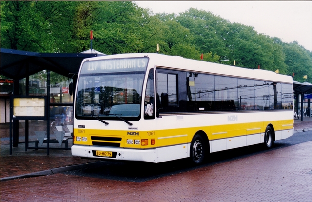 Foto van NZH Berkhof 2000NL 1061 Standaardbus door_gemaakt wyke2207