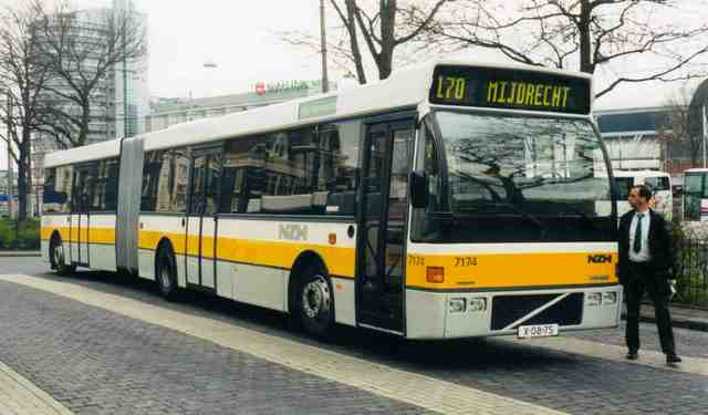 Foto van NZH Berkhof Duvedec G 7174 Gelede bus door Jelmer