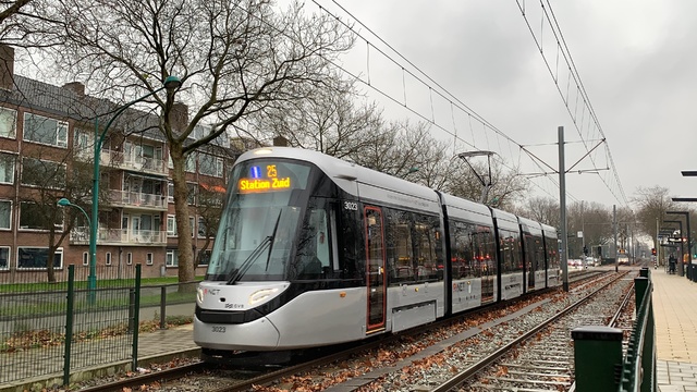 Foto van GVB 15G-tram (Urbos) 3023 Tram door_gemaakt Stadsbus