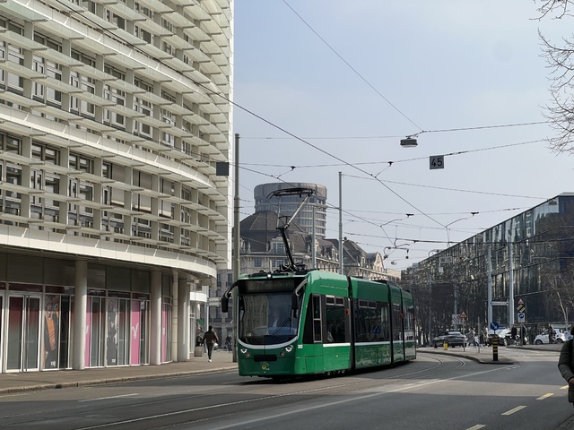 Foto van BVB Siemens Combino 303 Tram door Stadsbus