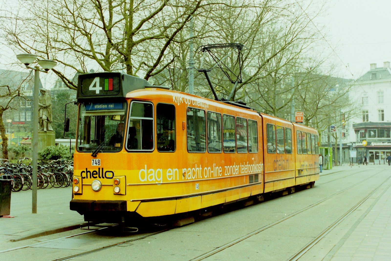 Foto van GVB 8G-tram 748