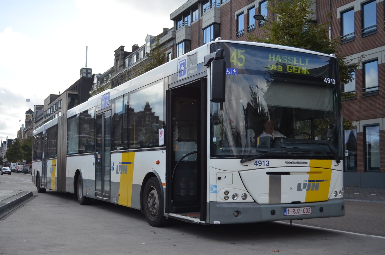 Foto van DeLijn Jonckheere Transit 2000 G 4913