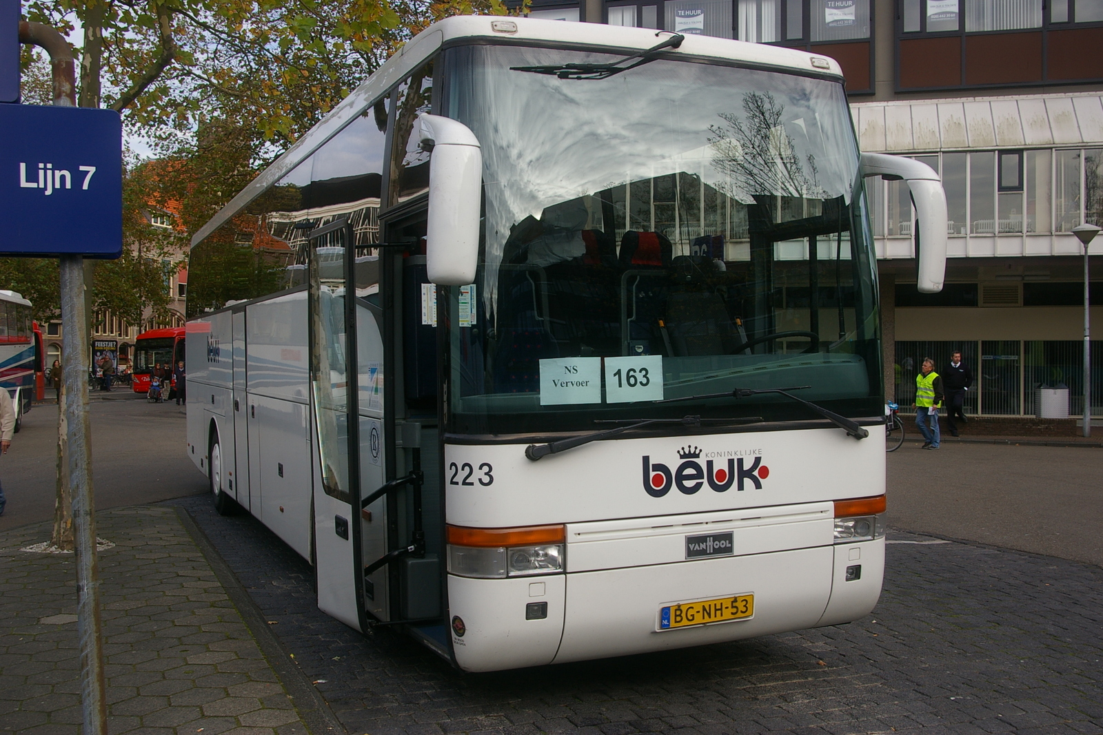 Foto van BEIK Van Hool Acron 223