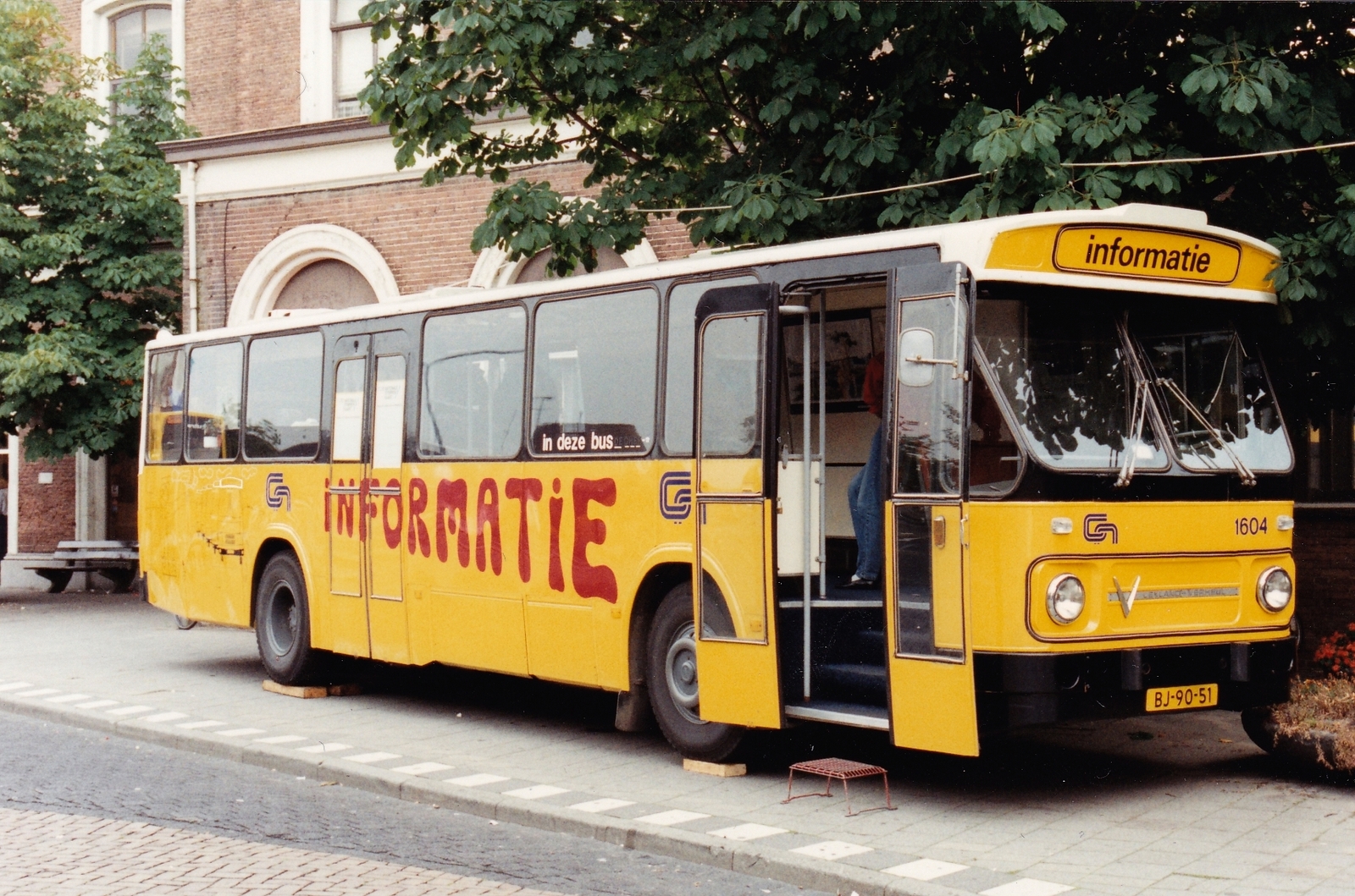 Foto van CN Leyland-Verheul Standaardstreekbus 1604