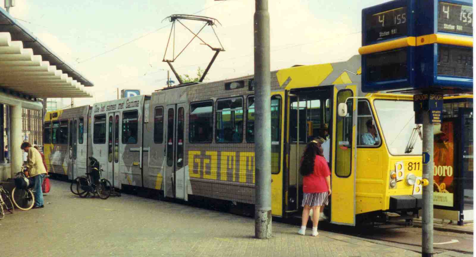 Foto van GVB 9- & 10G-tram 811
