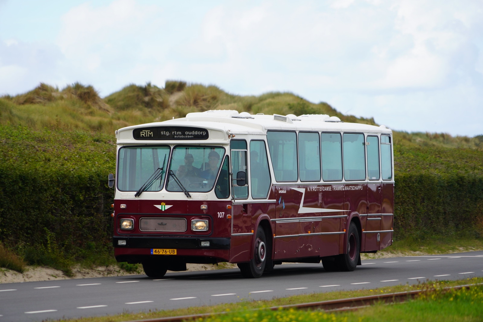 Foto van SRTM Leyland-Den Oudsten Standaardstreekbus 107 (ESO 2750)