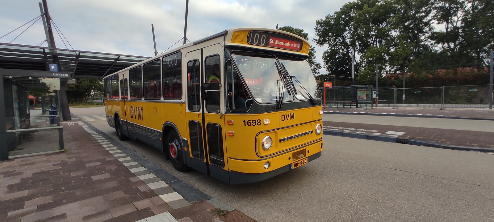 Foto van 1698 Leyland-Den Oudsten Standaardstreekbus 1698