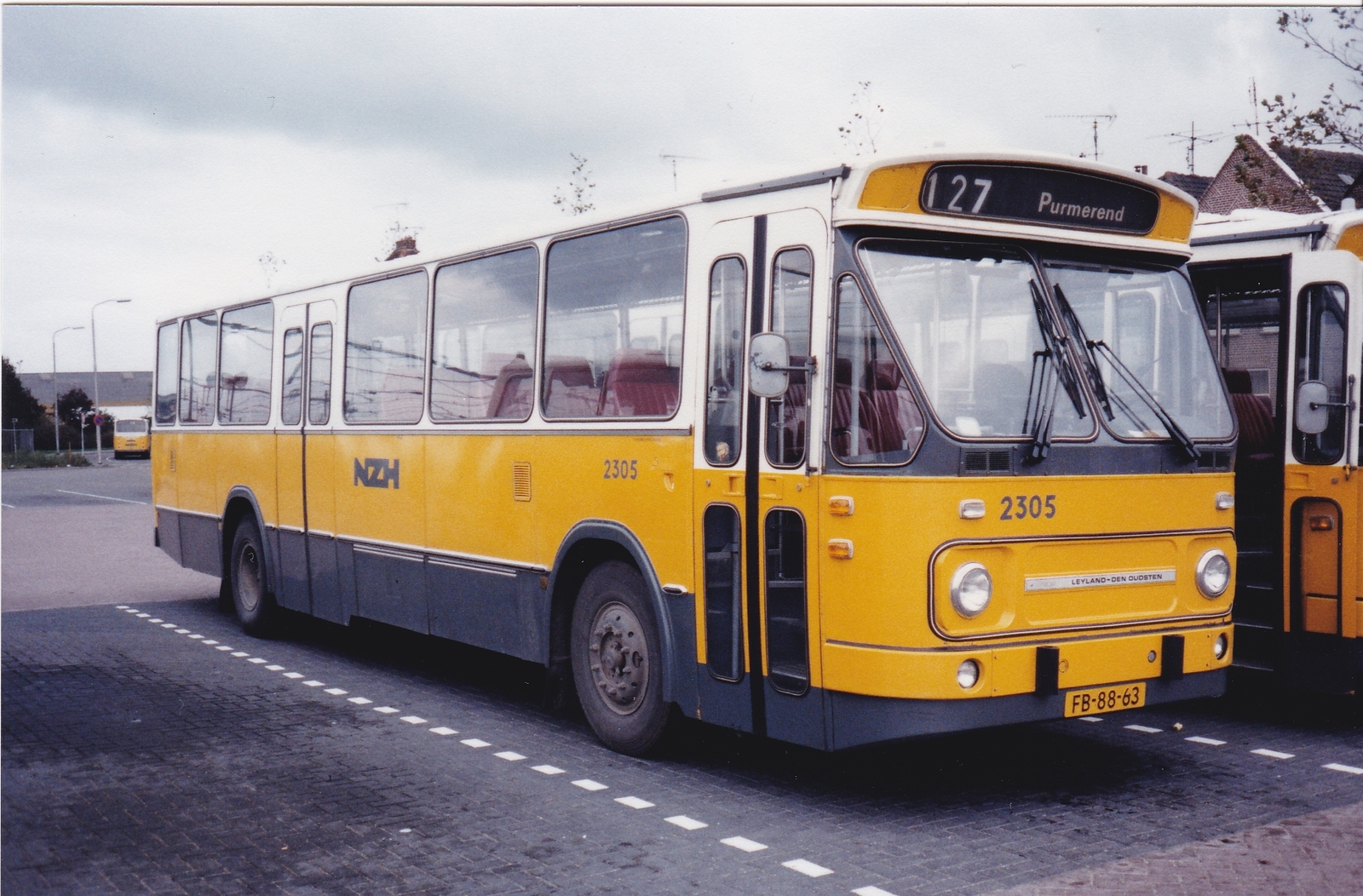 Foto van NZH Leyland-Den Oudsten Standaardstreekbus 2305
