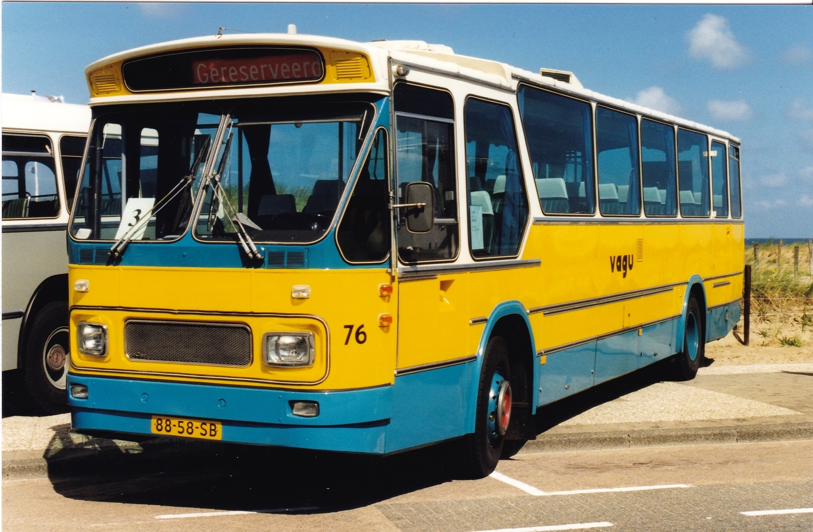 Foto van WN Leyland-Den Oudsten Standaardstreekbus 2742