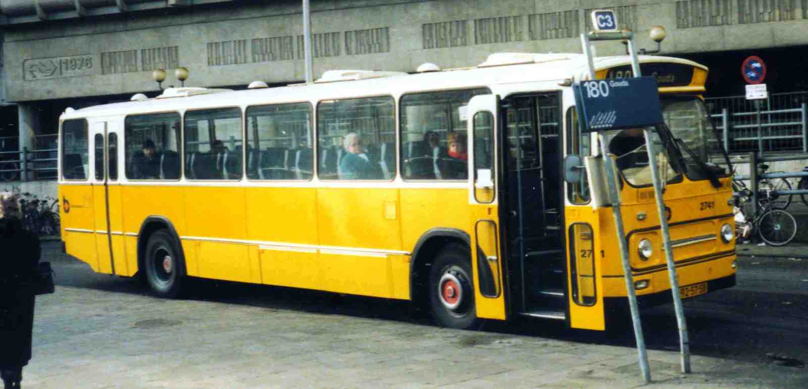 Foto van WN Leyland-Den Oudsten Standaardstreekbus 2741