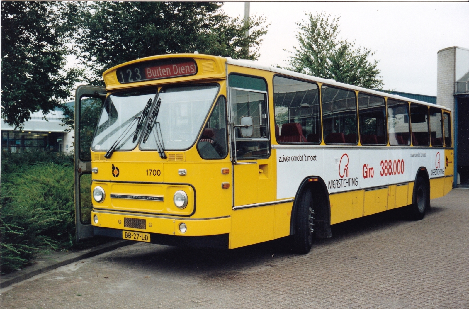 Foto van WN Leyland-Den Oudsten Standaardstreekbus 1700
