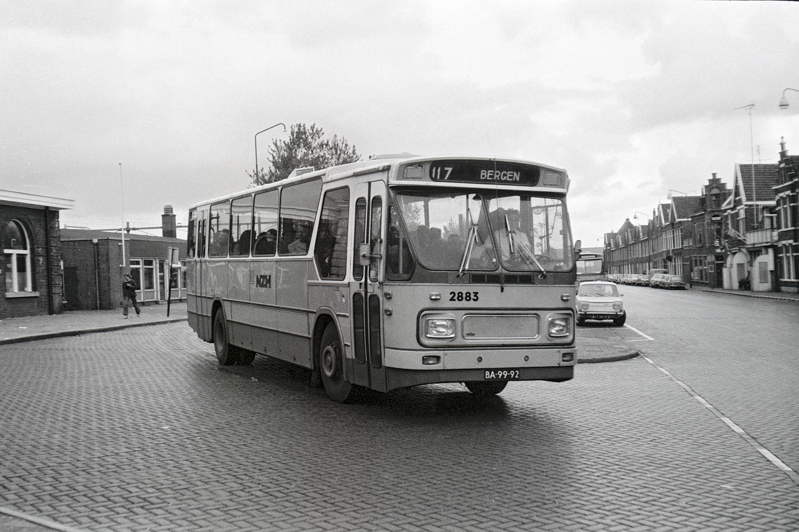 Foto van NZH Leyland-Den Oudsten Standaardstreekbus 2883